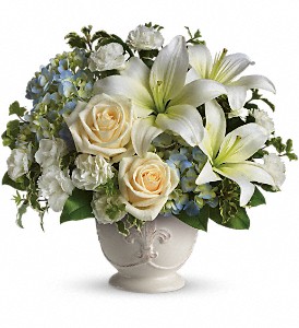Beautiful Dreams by Teleflora in Kentwood LA, Glenda's Flowers & Gifts, LLC