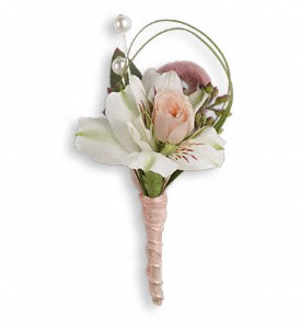Call Me Darling Boutonniere in Kentwood LA, Glenda's Flowers & Gifts, LLC