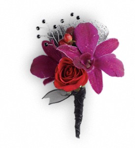 Celebrity Style Boutonniere in Kentwood LA, Glenda's Flowers & Gifts, LLC