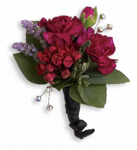 Red Carpet Romance Boutonniere in Kentwood LA, Glenda's Flowers & Gifts, LLC